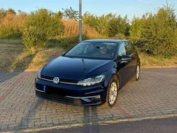 Blau Gebraucht 2019 VW Golf VII Highline Limousine | 16.999 € (Guter Preis)