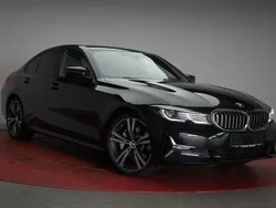 Schwarz Gebraucht 2022 BMW 330 Luxury Line Limousine | 28.950 € (Teuer)