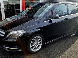 Kosmosschwarz metalliclack Gebraucht 2016 Mercedes B180 Van / Kleinbus | 9.590 € (Fairer Preis)
