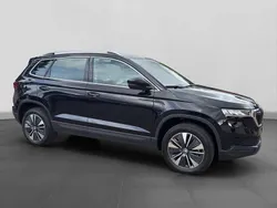 Black magic perleffekt Gebraucht 2024 Skoda Karoq Selection SUV | 33.490 € (Fairer Preis)