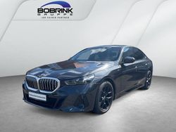 Grau Gebraucht 2023 BMW 520 M Sport Limousine | 46.960 € (Etwas zu teuer)