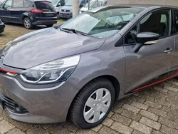Grau Gebraucht 2015 Renault Captur Dynamique SUV | 7.900 € (Fairer Preis)