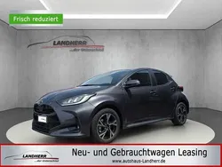 Silber Neu 2025 Toyota Yaris Hybrid Trend Limousine | 21.500 € (Superpreis)