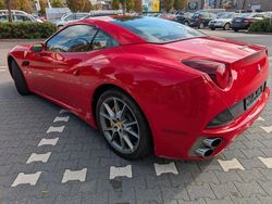 Rot Gebraucht 2012 Ferrari California Cabrio | 116.620 €