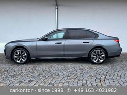 Frozen pure grey metallic Gebraucht 2023 BMW i7 M Sport Limousine | 111.500 €