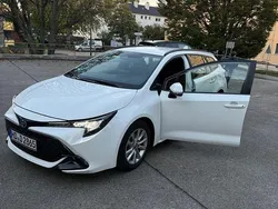 Weiß Gebraucht 2024 Toyota Corolla Business Edition Kombi | 21.000 € (Etwas zu teuer)