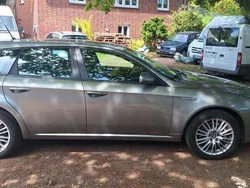 Grau Gebraucht 2010 Alfa Romeo 159 Turismo Kombi | 1.900 €