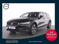 Gebraucht 2024 Volvo V60 CC Kombi | 39.380 € (Guter Preis)