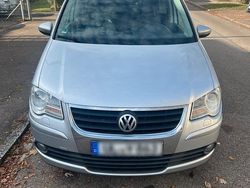 Silber Gebraucht 2010 VW Touran Van / Kleinbus | 3.999 € (Guter Preis)
