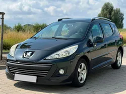 Schwarz Gebraucht 2011 Peugeot 207 Kombi | 1.650 €