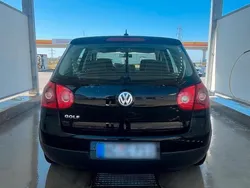 Schwarz Gebraucht 2004 VW Golf V Limousine | 2.200 € (Teuer)