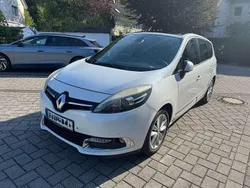 Weiß Gebraucht 2012 Renault Grand Scénic III Bose Edition Van / Kleinbus | 4.200 € (Guter Preis)
