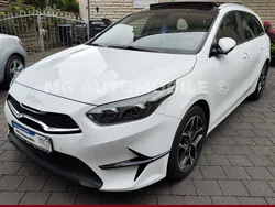 Weiß Gebraucht 2022 Kia Ceed Spirit Kombi | 14.998 € (Fairer Preis)