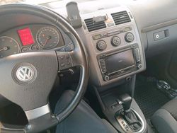 Grau Gebraucht 2009 VW Touran Van / Kleinbus | 3.990 € (Fairer Preis)