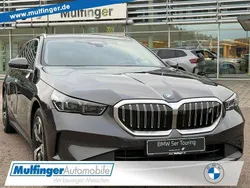 Grau Gebraucht 2025 BMW i5 Limousine | 61.908 € (Teuer)