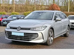 Oyster silver metallic Gebraucht 2024 VW Passat Elegance Kombi | 39.990 € (Fairer Preis)