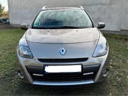 Braun Gebraucht 2009 Renault Clio II Luxe Limousine | 4.099 € (Teuer)