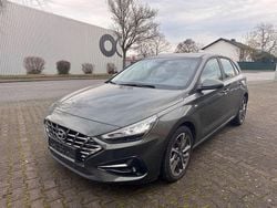 Grau Gebraucht 2024 Hyundai i30 Trend Limousine | 17.700 € (Guter Preis)