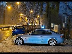 Silber Gebraucht 2007 BMW 325 Coupé | 7.000 €