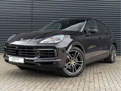 Tiefschwarzmetallic Gebraucht 2018 Porsche Cayenne SUV | 59.980 €