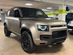 Gold Neu 2025 Land Rover Defender SUV | 199.999 €