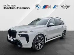 Mineralweiß Gebraucht 2024 BMW X7 M Sport SUV | 101.702 € (Superpreis)
