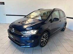 Blau Gebraucht 2017 VW Golf Sportsvan Sound Van / Kleinbus | 14.999 € (Fairer Preis)