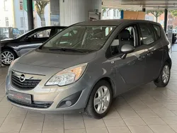 Grau Gebraucht 2012 Opel Meriva Edition Van / Kleinbus | 7.490 € (Fairer Preis)