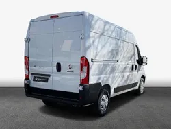 Ducato weiß Gebraucht 2023 Fiat E-Ducato Limousine | 39.975 €