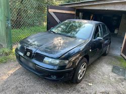 Schwarz Gebraucht 2003 Seat Leon Limousine | 290 € (Superpreis)