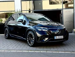 Obsidianschwarz metalliclack Gebraucht 2025 Mercedes EQE350 AMG line SUV | 86.900 €