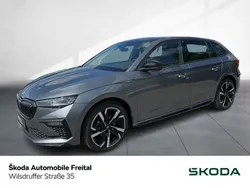 Graphitegrau metallic Gebraucht 2025 Skoda Scala Monte Carlo Kleinwagen | 31.750 €