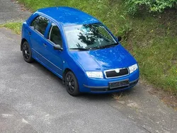 Blau Gebraucht 2001 Skoda Fabia Kleinwagen | 600 € (Guter Preis)