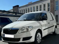 Weiß Gebraucht 2011 Skoda Roomster Van / Kleinbus | 3.300 € (Fairer Preis)
