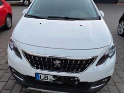 Weiß Gebraucht 2019 Peugeot 2008 Allure SUV | 13.900 € (Guter Preis)