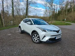 Weiß Gebraucht 2017 Toyota C-HR Lounge SUV | 14.900 € (Fairer Preis)