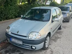 Silber Gebraucht 2000 Renault Clio II Kleinwagen | 1.100 €