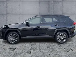 Schwarz Gebraucht 2024 Toyota RAV4 Hybrid Team SUV | 39.500 € (Fairer Preis)