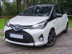 Weiß Gebraucht 2016 Toyota Yaris Style Limousine | 12.800 € (Fairer Preis)