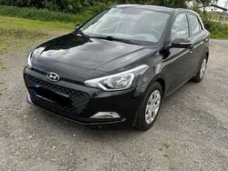 Grau Gebraucht 2017 Hyundai i20 Classic Kleinwagen | 6.890 € (Guter Preis)