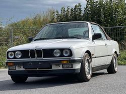 Weiß Gebraucht 1989 BMW 325 Cabriolet Sport Line Cabrio | 11.900 €