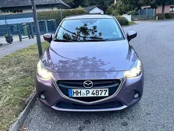 Blau Gebraucht 2015 Mazda 2 Prime-Line Limousine | 12.600 € (Teuer)