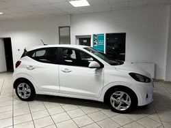 Weiß Gebraucht 2021 Hyundai i10 Kleinwagen | 13.999 € (Fairer Preis)
