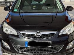 Schwarz Gebraucht 2012 Opel Astra Sport Kombi | 2.600 € (Guter Preis)