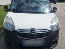 Weiß Gebraucht 2013 Opel Combo Van / Kleinbus | 6.759 € (Fairer Preis)
