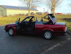 Rot Gebraucht 1992 BMW 325 Cabriolet Cabrio | 25.800 €