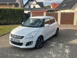 Weiß Gebraucht 2015 Suzuki Swift X-TRA Limousine | 6.800 € (Guter Preis)