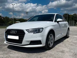 Weiß Gebraucht 2019 Audi A3 Sportback Ambiente Limousine | 18.450 € (Fairer Preis)