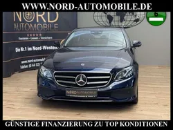 Blau Gebraucht 2020 Mercedes E220 Avantgarde Limousine | 29.880 € (Guter Preis)