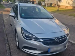 Schwarz Gebraucht 2018 Opel Astra Kombi | 7.800 € (Superpreis)